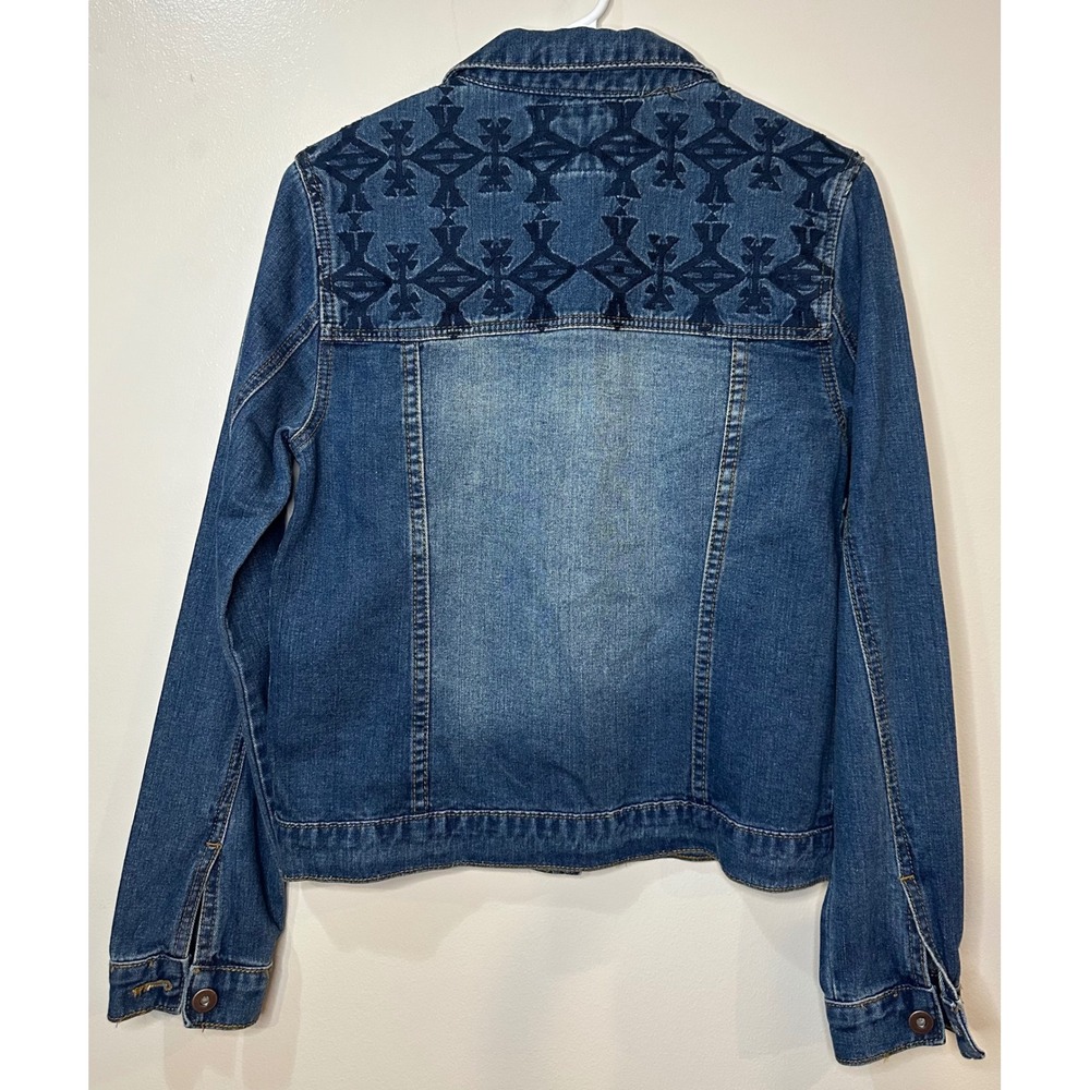 Forever 21 Womens Blue Denim Jacket Embroidered Geometric Yoke Medium Wash Small - Picture 6 of 6